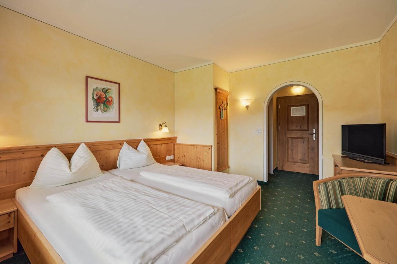 Gasthaus Hotel Oberwirt Ebbs Exterior photo
